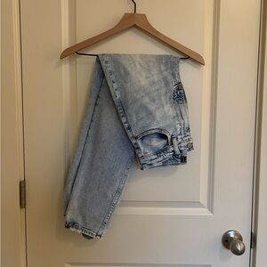 Abercrombie & Fitch Ultra High Rise Straight Jeans